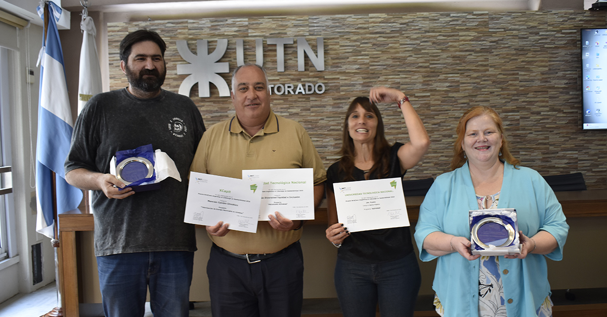 UTN - Foto grupal en el tercer Encuentro Nacional de Universidades MetaRed TIC, X y S Argentina 2025
