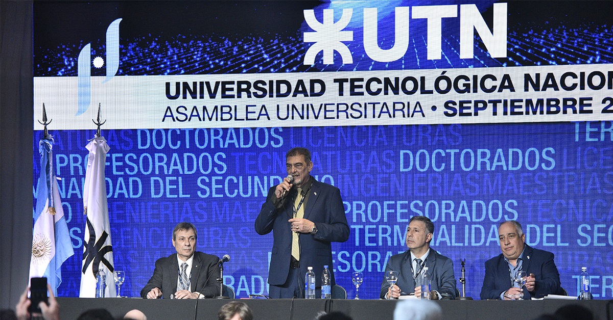 UTN - Foto grupal en el tercer Encuentro Nacional de Universidades MetaRed TIC, X y S Argentina 2025