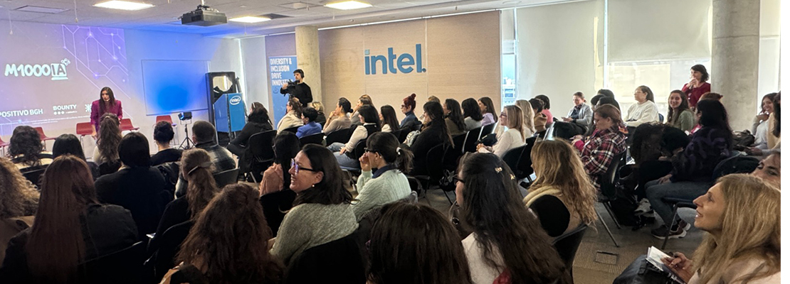Autoridades de la UTN participaron del 1° Encuentro 1000 Mujeres en Inteligencia Artificial