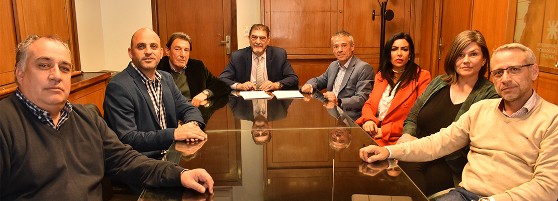 Autoridades de la UTN y el Instituto Universitario Madres de Plaza de Mayo firmaron un convenio para trabajar conjuntamente en proyectos de DDHH